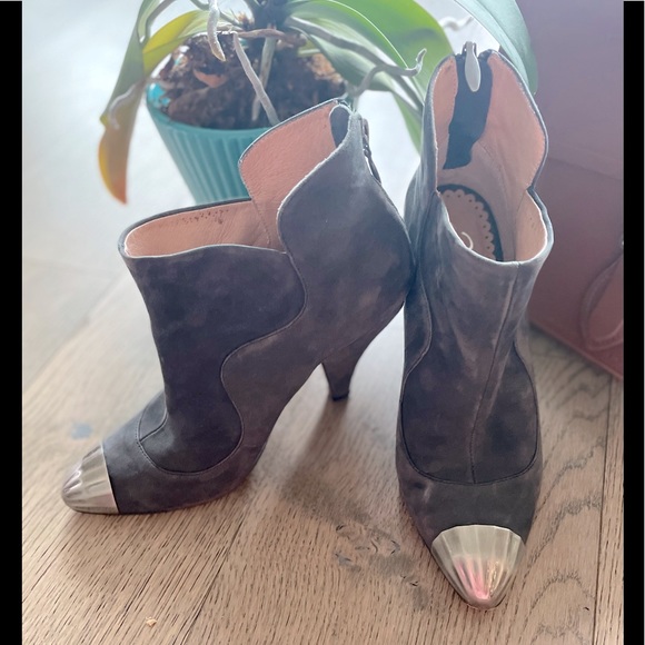 Diesel suede capped toe booties - Picture 2 of 7